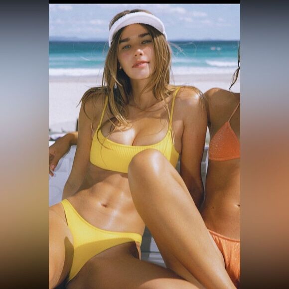 TRIANGL MICA CHEEKY SUNSHINE RIB Bathing Suit NWT NO bag 🍋 - Picture 1 of 6